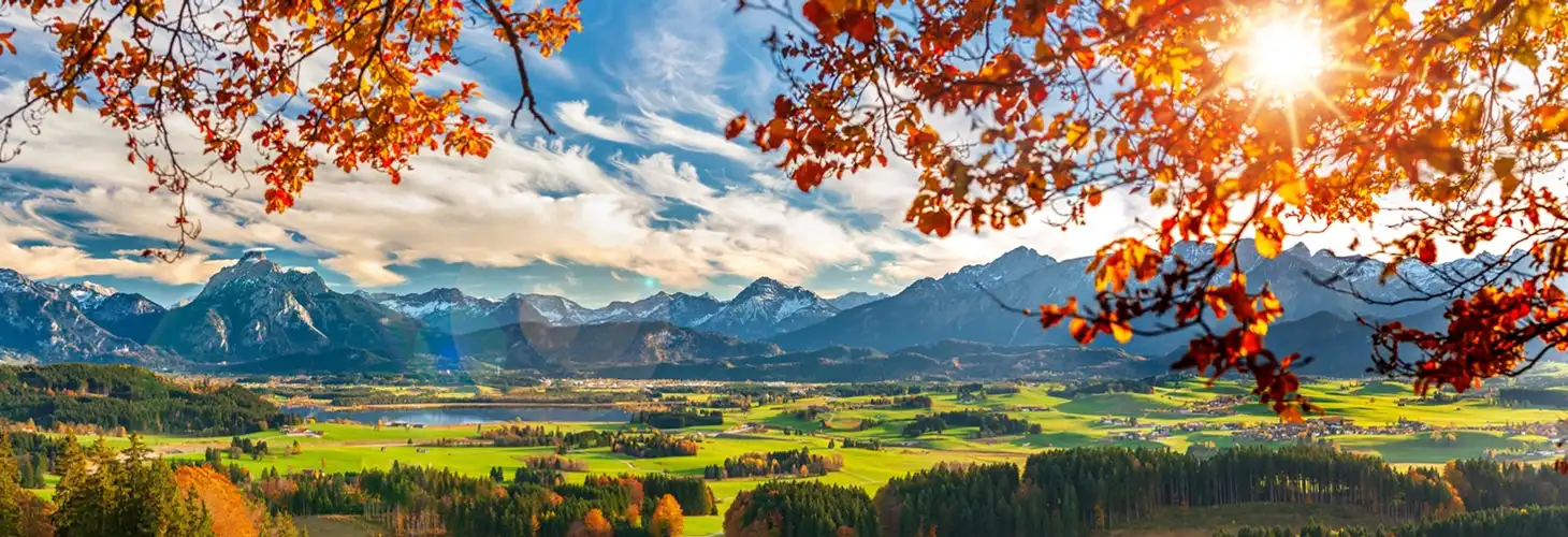 Herbstliche Landschaft in den Bergen