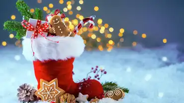 Nikolaus-Stiefel vor blauem Hintergrund