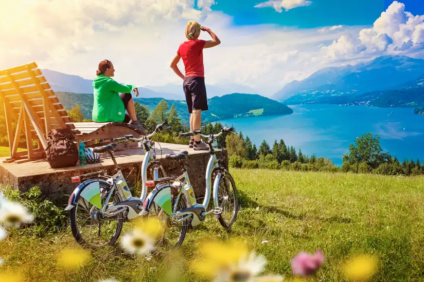Freunde beim Radfahren