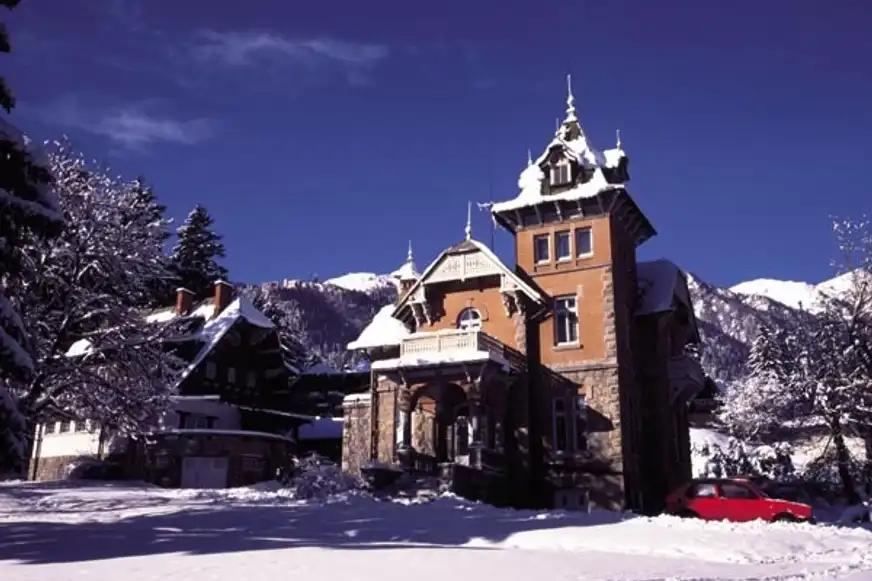 Rumänien - Villa im Schnee