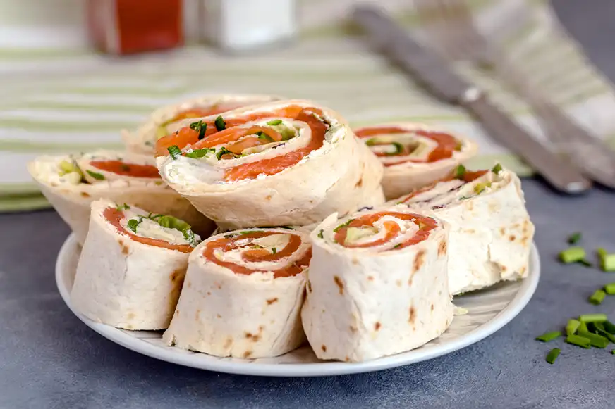 Wraps angerichtet auf einem Teller