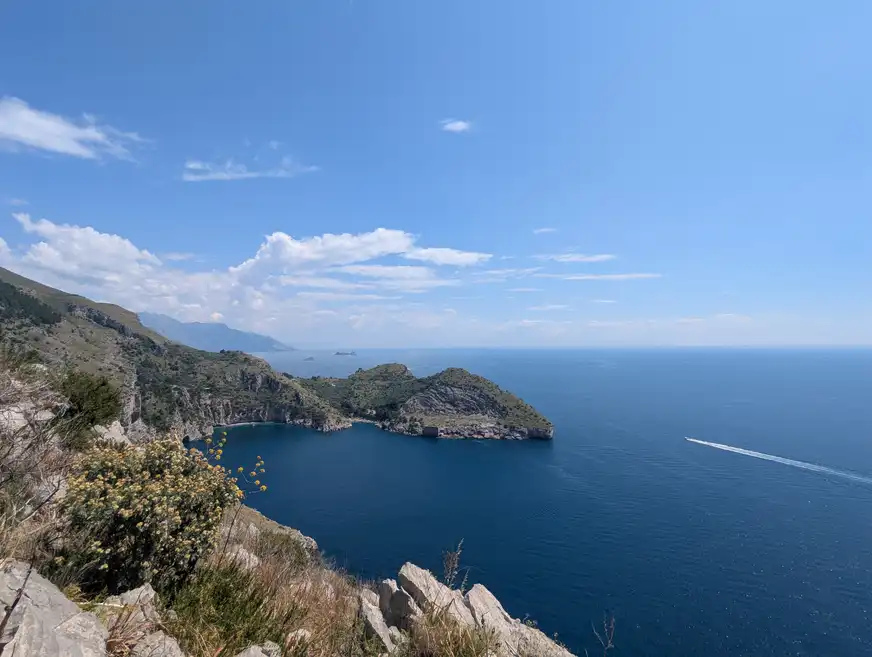 Blick auf die Bucht von Ieranto, Halbinsel Sorrent