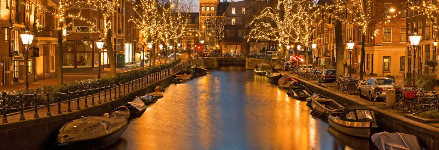 Weihnachtszeit in Amsterdam mit dem Rijksmuseum in den Niederlanden