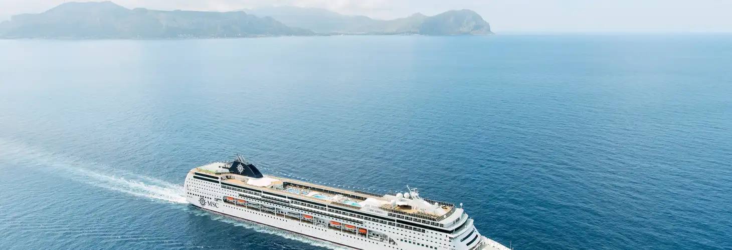 Ihr Kreuzfahrtschiff MSC Lirica