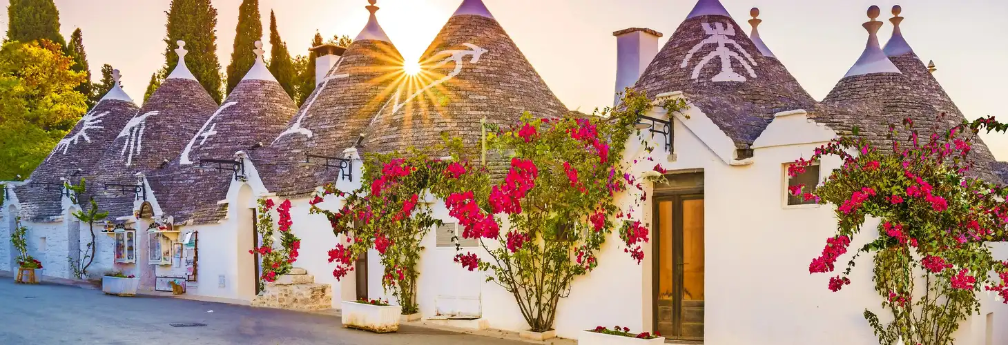 Trulli Häuser in Alberobello Stadt, Apulien, Italien.