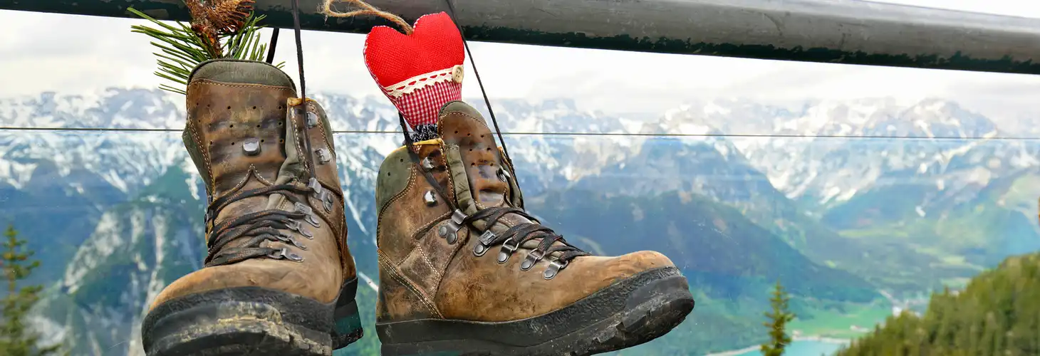 Wanderschuhe mit Herz - Wanderpause