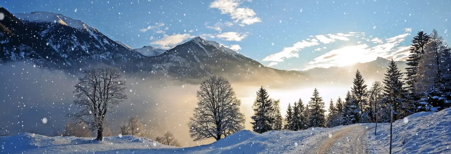 Verschneites Zillertal, Österreich 