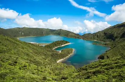 Panoramablick auf Lagoa Lago Fogo auf São Miguel