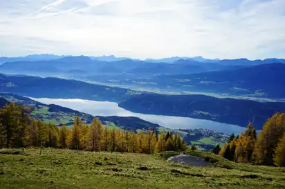 Panoramablick auf den Millstättersee in Kärnten, Österreich