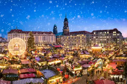 Striezelmarkt auf dem Altmarkt in Dresden, Deutschland