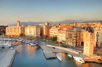 Hafen in Savona, Ligurien, Italien