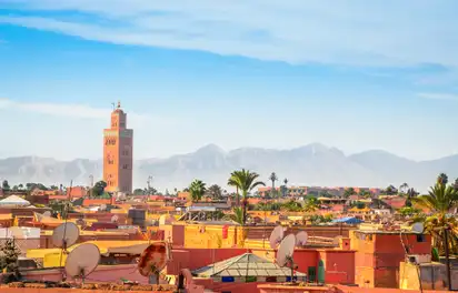 Panoramablick auf Marrakesch und die alte Medina, Marokko