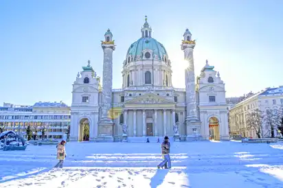 Karlskirche, Wien im Winter