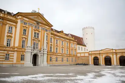 Stift Melk im Winter