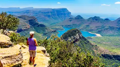 Blick auf den Blyde River Canyon und den Blyde River Dam entlang der Panorama Route in Mpumalanga