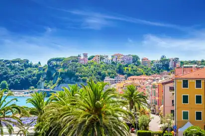 Schöner Blick auf Savona, Italien