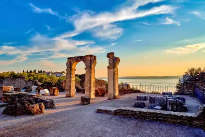 Grotten des Catullus, die Ruinen einer römischen Villa aus dem 1. Jahrhundert in Sirmione