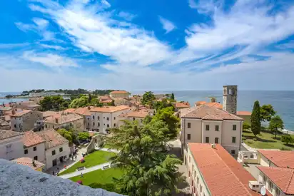 Blick vom Kirchturm auf die Altstadt von Porec