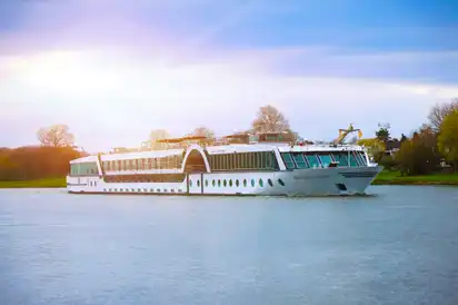 Ihr Schiff die MS Reise Riese Symphony - Außenansicht