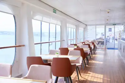 Ihre Schiff die MS Hamburg - Grill