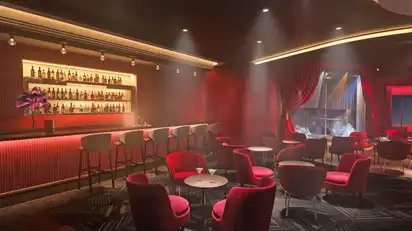 Mein Schiff Relax - Entertainment La Cage Burlesque Bar