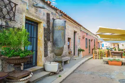 Gasse von San Pantaleo nahe Olbia