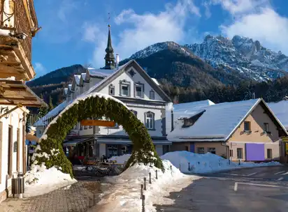 Altstadt von Kranjska Gora im Winter