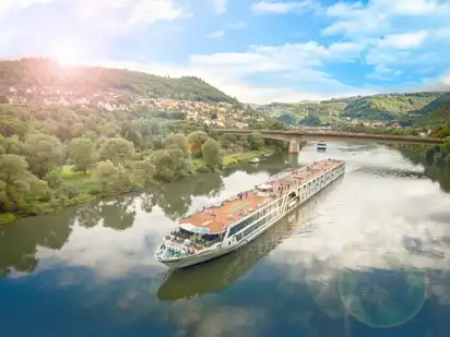 Ihr Flussschiff