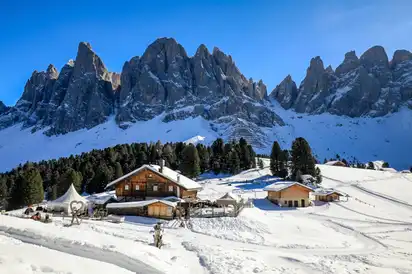 die Geisleralm im Winter