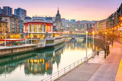 Bilbao am Morgen, Baskenland, Nordspanien, Spanien