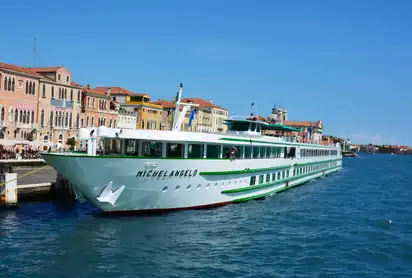 Ihr Schiff die MS Michelangelo - Außenansicht