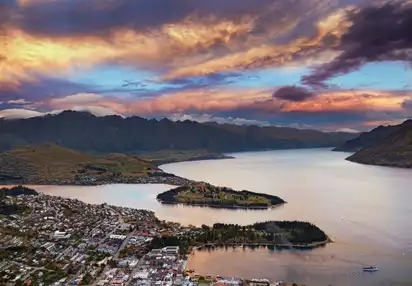 Queenstown bei Sonnenuntergang, Neuseeland