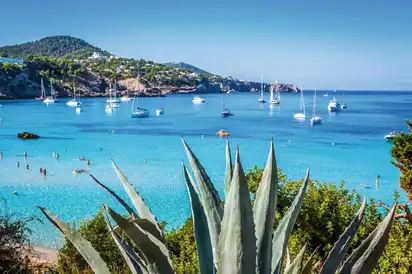 Strand Cala Tarida nahe San Jose auf Ibiza, Spanien