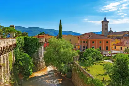 Ansicht der Stadt Sarzana, Italien, Ligurien