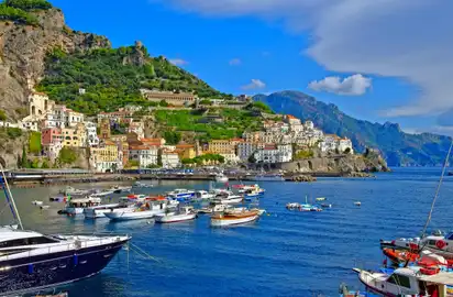 Amalfi an der berühmten Amalfiküste, Italien