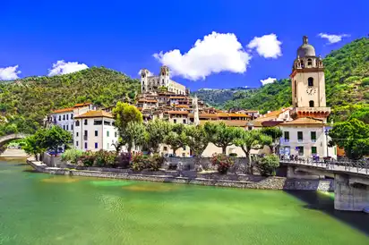 Dolceacqua im ligurischen Hinterland