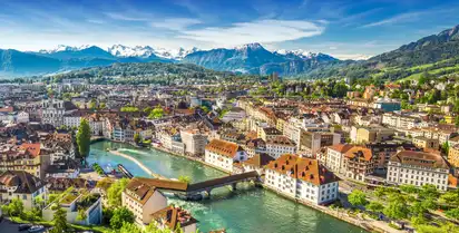Berg Pilatus und historisches Stadtzentrum von Luzern