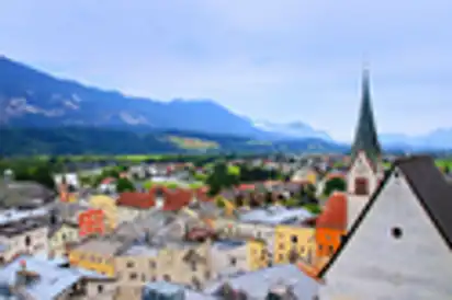 Stadtbild der historischen Stadt Rattenberg in Tirol, Österreich