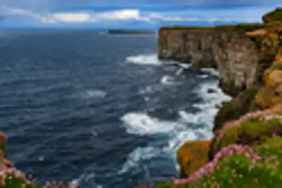 Schottische Küste nahe Kirkwall, Orkney Inseln