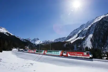 Glacier Express im Winter