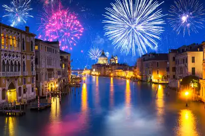 Silvesterfeuerwerk über Venedig
