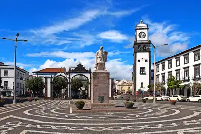 Hauptplatz von Ponta Delgada auf São Miguel in den Azoren