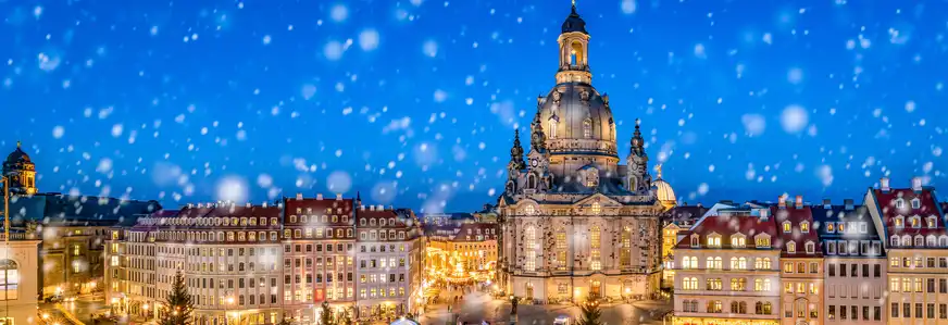 Weihnachtsmarkt auf dem Neumarkt in Dresden, Deutschland