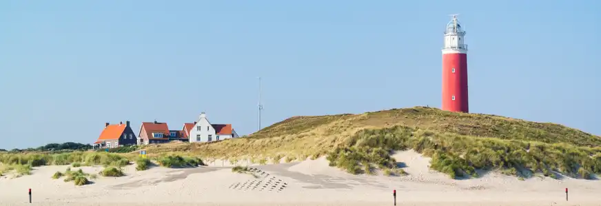 Strand und Leuchtturm De Cocksdorp