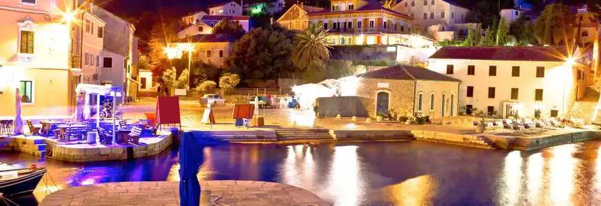 Abendansicht von Veli Lošinj auf der kroatischen Insel Lošinj in der nördlichen Adria