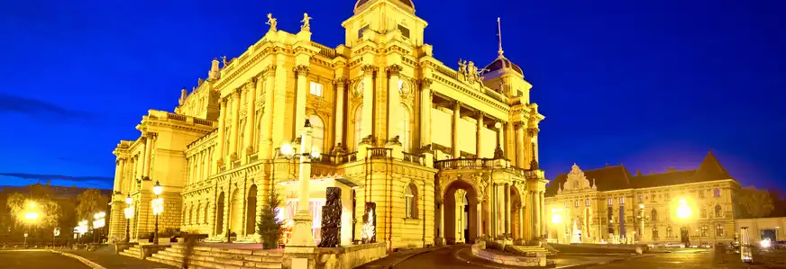  National Theater am Abend in Zagreb