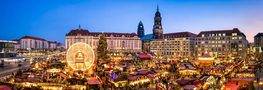 Striezelmarkt auf dem Altmarkt in Dresden, Deutschland