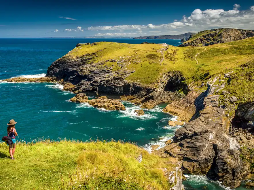 die Küste Cornwalls bei Tintagel Castle, Vereinigtes Königreich