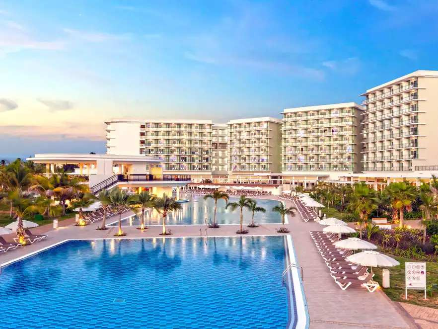 Ihr Hotel Melia Internacional Varadero  - Außenansicht mit Pool