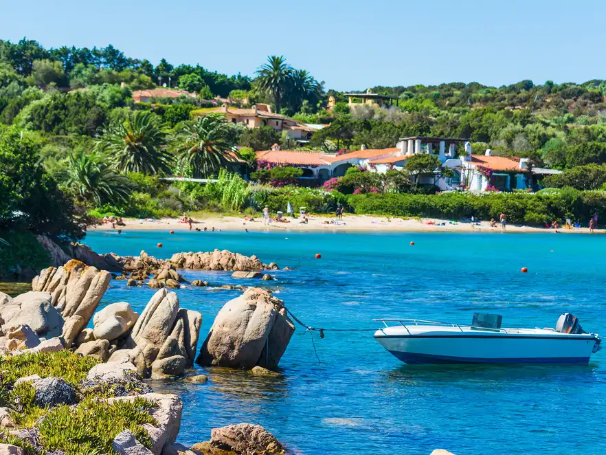 Kleines Boot in Porto Cervo 
